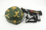Vojenská sada helma přilba samopal na setrvačník 31cm plast v síťce Teddies