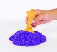 Kinetic sand krabice tekutého písku s podložkou fialová Spin Master